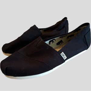 Toms Women's Black Canvas Classic Slip-On Shoes size 8.5